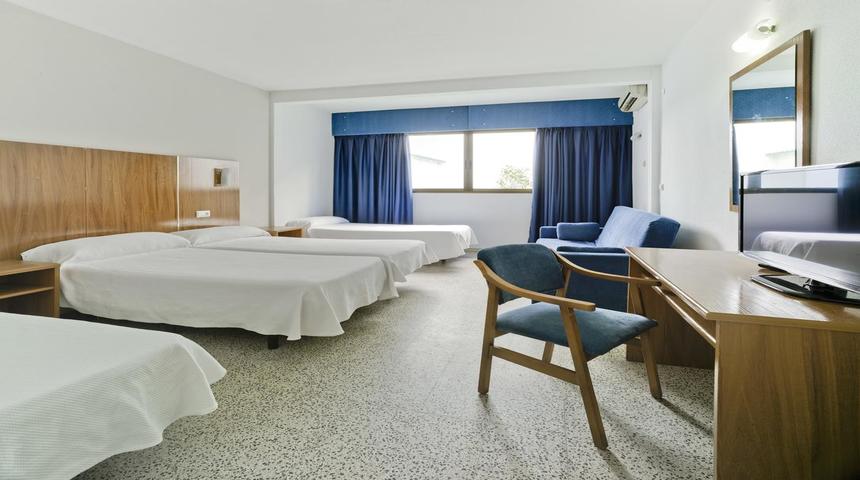 Hotel Bristol Bedroom2