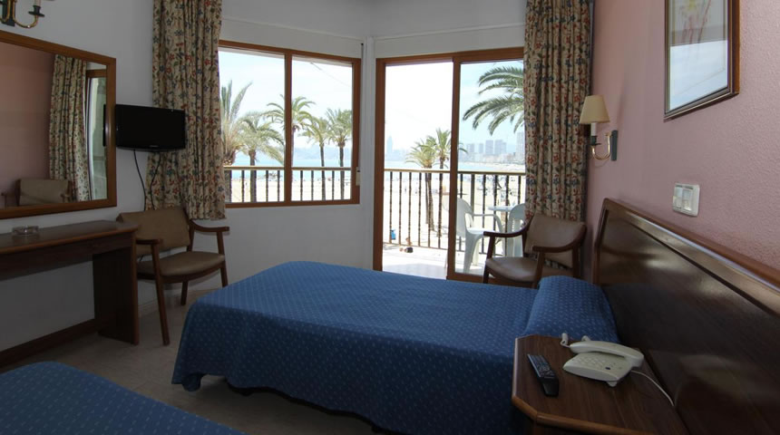 Hotel Colon Bedroom2