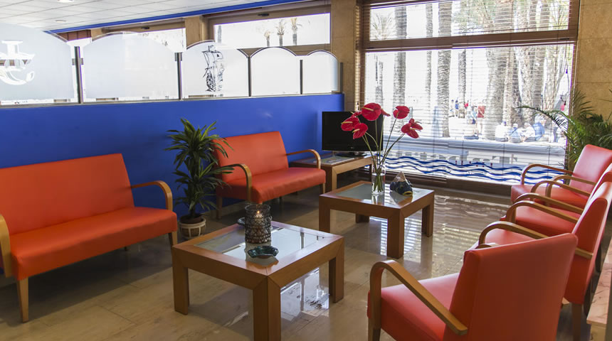 Hotel Colon Lounge Area1