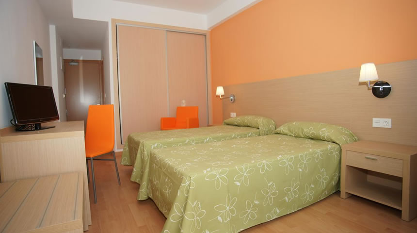 Hotel Golden Bedroom2