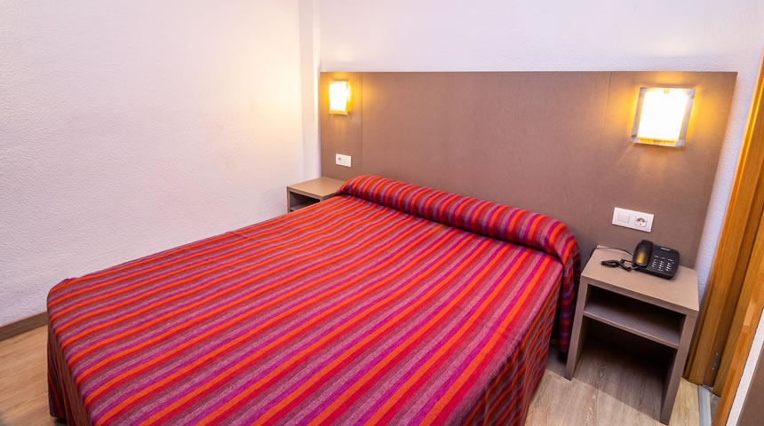 Hotel Montesol Bedroom2