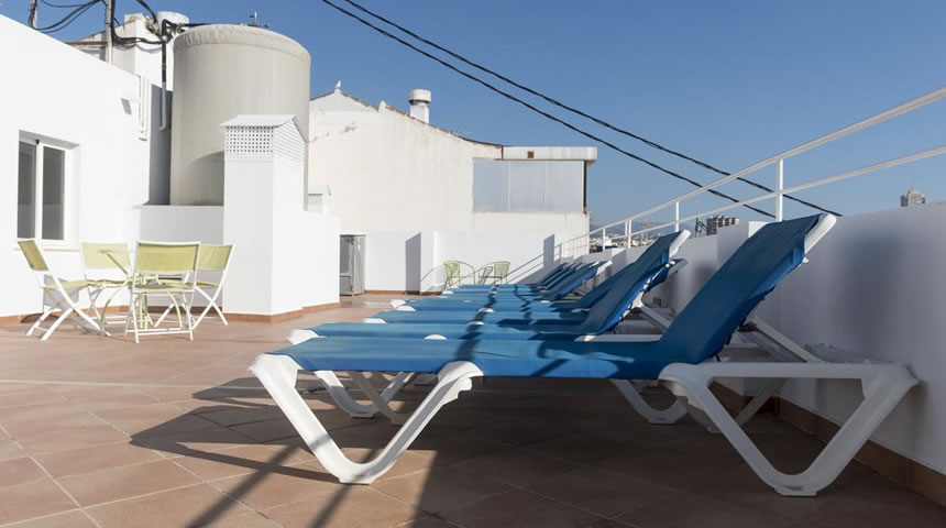 Hotel Roca Mar Sun Beds