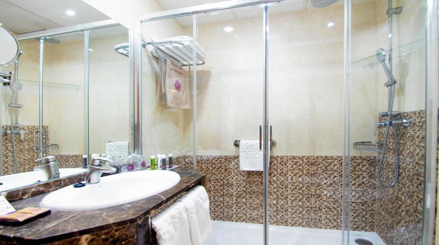 Hotel Servigroup Castilla Bathroom