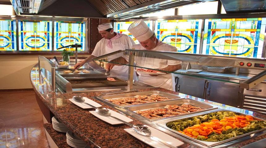 Hotel Servigroup Castilla Kitchen