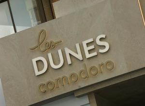 Les Dunes Comodoro Front View