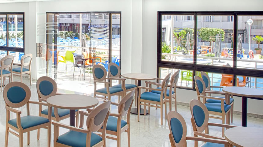 Port Vista Oro Dining Area
