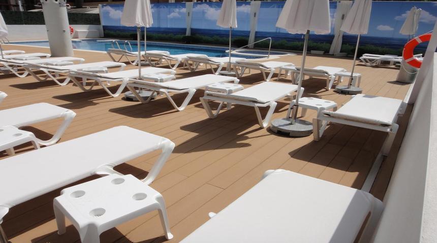 Riviera Beachotel Swimming Pool