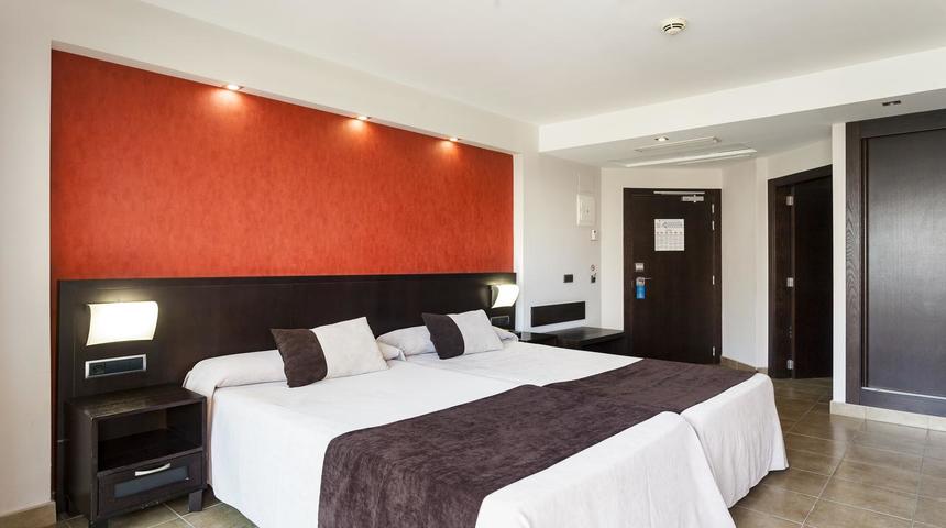 Sandos Monaco Bedroom1