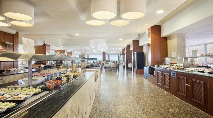 Sol Costablanca Kitchen
